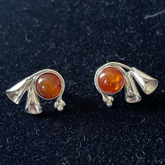 Baltic Amber & Silver Stud Earrings - Picture 3 of 3